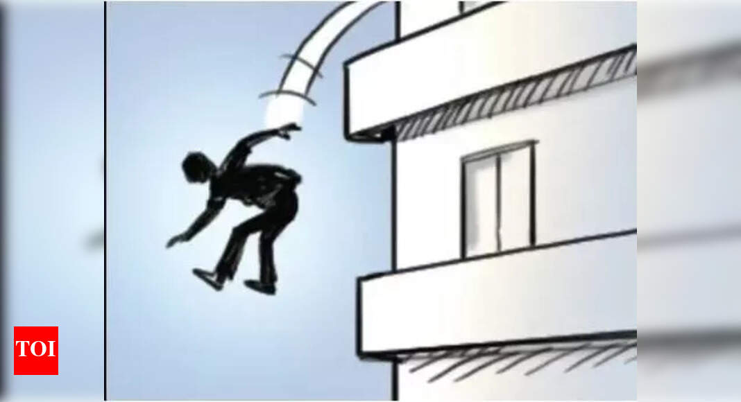 Man jumps off building to evade cops | Vijayawada News - The Times of India