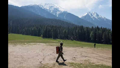 Pahalgam terror attack: Nashik tourists returning from Jammu ...