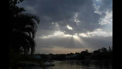 Continual cloud cover makes day temp fall to 39 in Bhopal