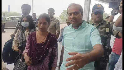 Pak-detained jawan’s wife reaches Ferozepur