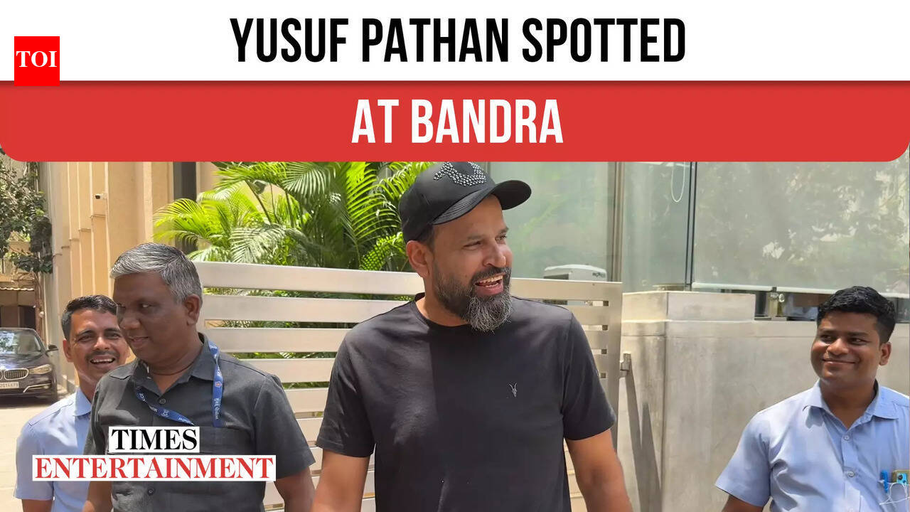Yusuf Pathan was spotted in Bandra during a casual outing