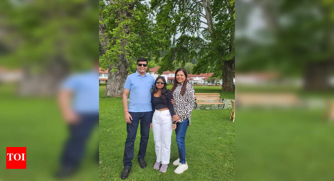 Teen daughter's change of plans saves family from terror attack