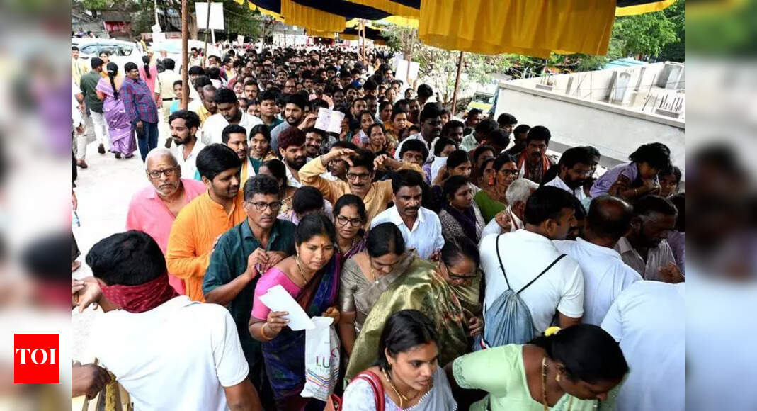Eyewitness accounts detail panic after Simhachalam temple wall collapse