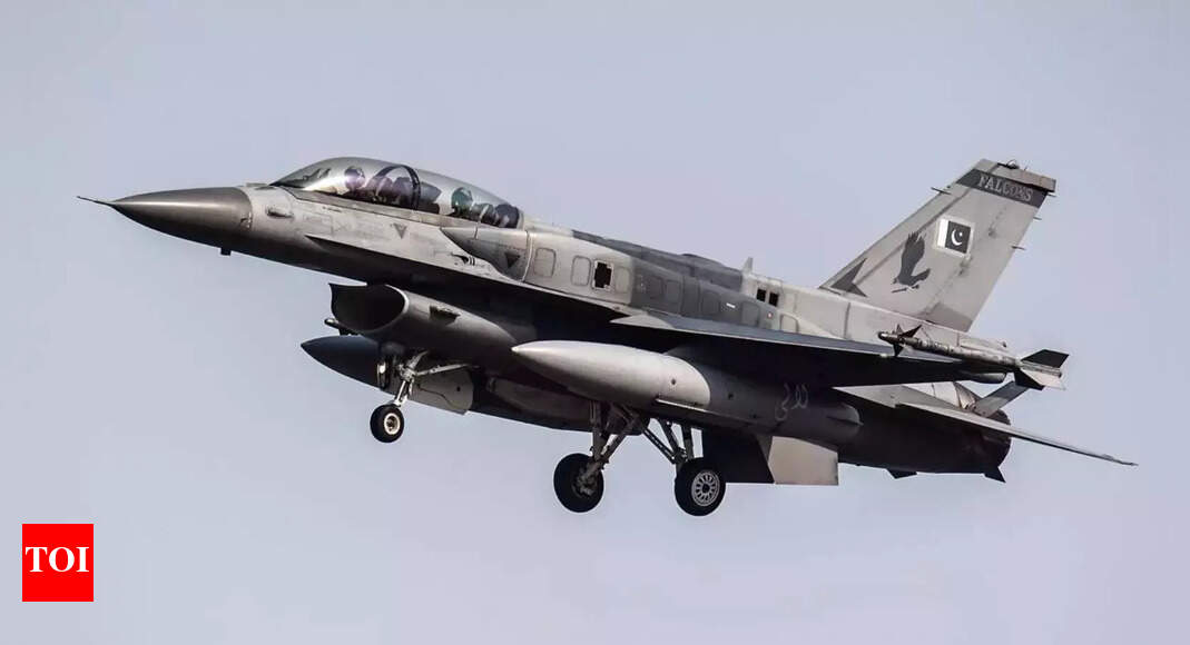 After 2am war alert, Pakistan air force claims it forced Indian jets to ‘retreat in panic’ | India News – The Times of India
