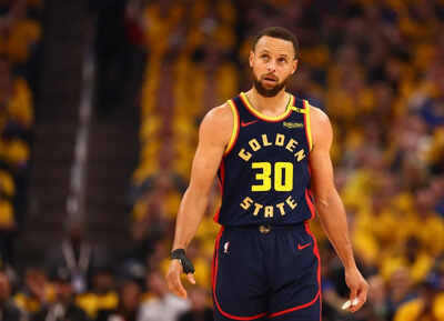 Stephen Curry finally responds to his potential injury after photos of his right thumb went viral | NBA News - The Times of India