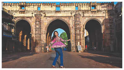 Gujarat offers unmatched warmth and hospitality: Monal Gajjar