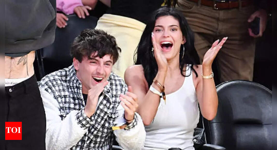 Kylie Jenner and Timothée Chalamet give courtside outfits a Gen-Z spin: Here’s how – The Times of India