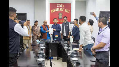 Mizoram guv, CM praise NCST for tribal welfare efforts - The Times ...