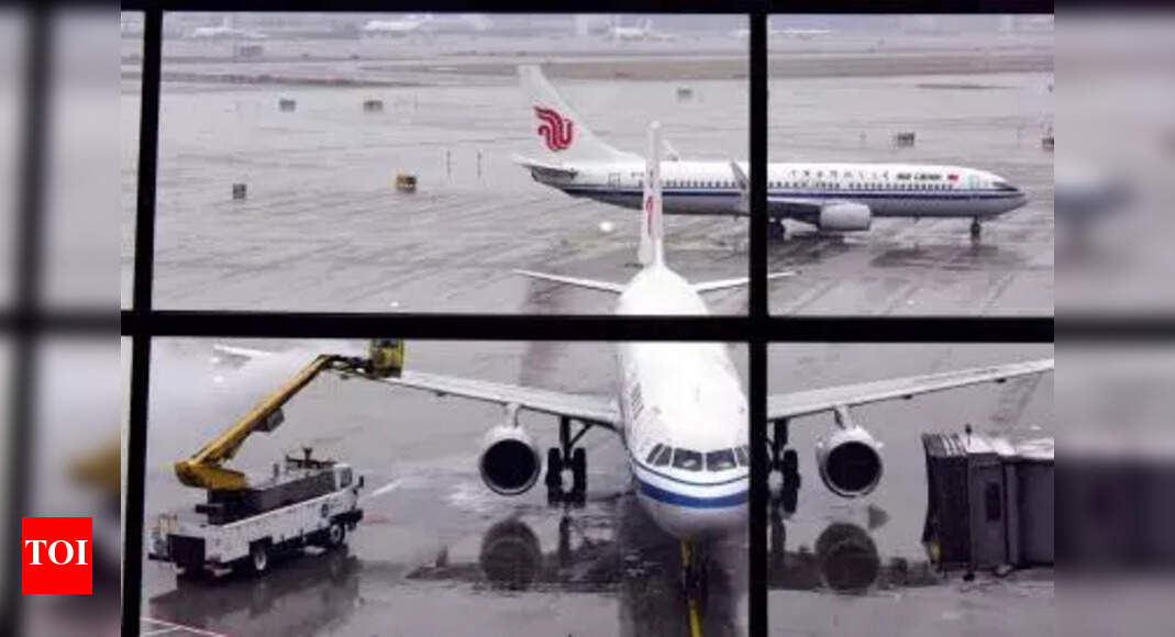 IGI Airport Flight Delay: Delhi: Flight operations disrupted at IGI Airport by rain and wind; travellers cautioned | – The Times of India IGI Airport Flight Delay: Delhi: Flight operations disrupted at IGI Airport by rain and wind; travellers cautioned | – The Times of India