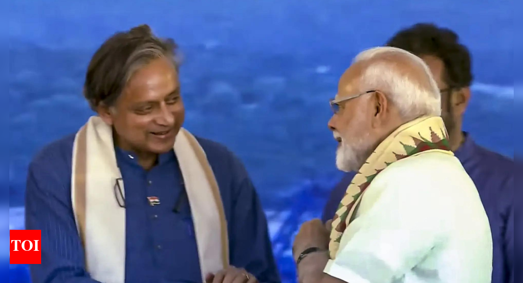 पीएम मोदी ने भारत को शशी टारुर, पिनाराया विजयन की उपस्थिति में स्लीपलेस जिब नाइट्स के साथ ब्लॉक किया। भारत समाचार