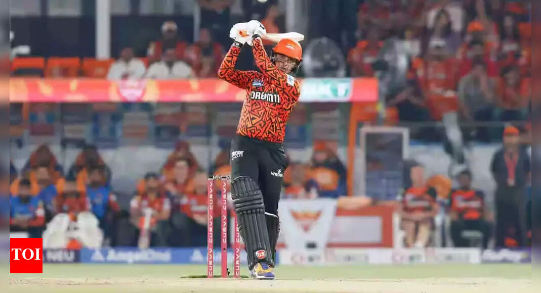 GT vs SRH Live Score: Head, Abhishek make solid start in 225 chase