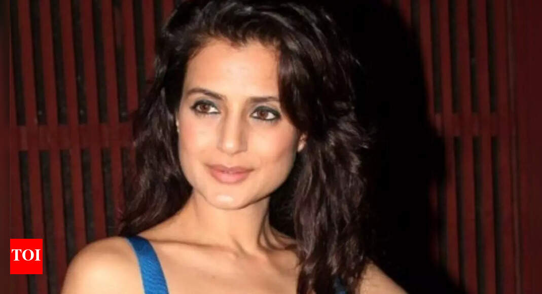अमाशा पटेल ने बिल्ली के समान बॉलीवुड की चुप्पी का उल्लंघन किया जब वह बिपाशी बस बस की पुरानी टिप्पणी पर प्रतिक्रिया करती है: “मैंने कभी लोगों को नीचे नहीं खींचा” | हिंदी पर फिल्म समाचार