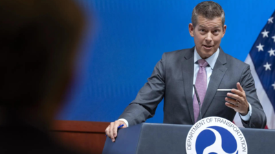 Aborted landings due to Army helicopter near Reagan airport 'unacceptable,' top official says