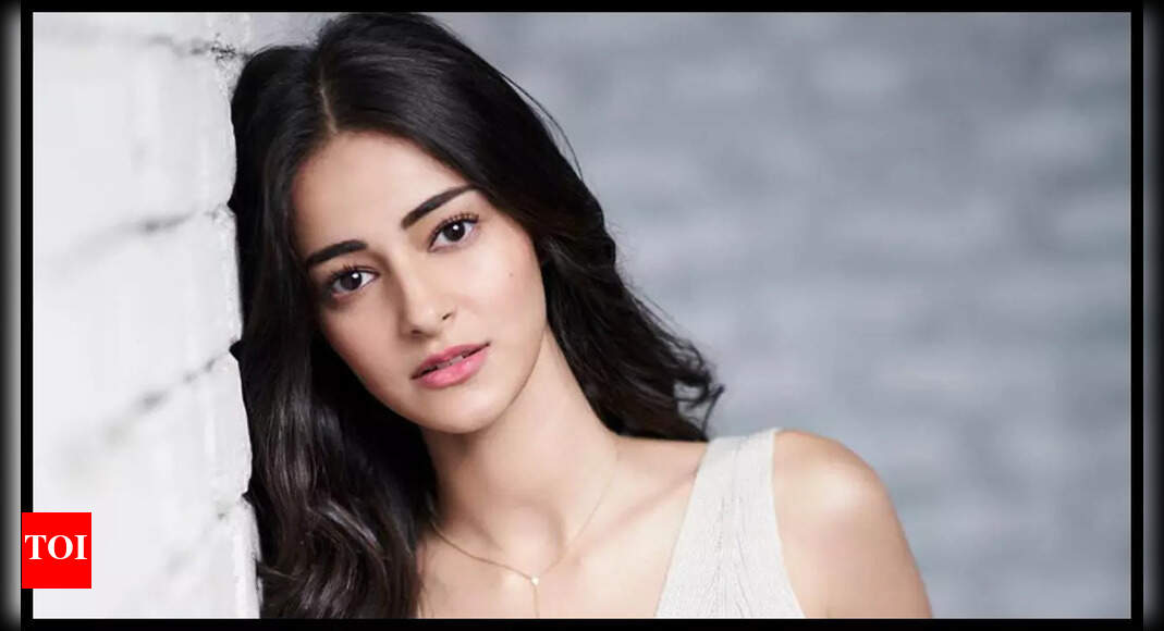 Ananya Panday breaks down as she mourns the loss of late Nirmal Kapoor, her best friend, Shanaya Kapoor’s grandmother | – The Times of India