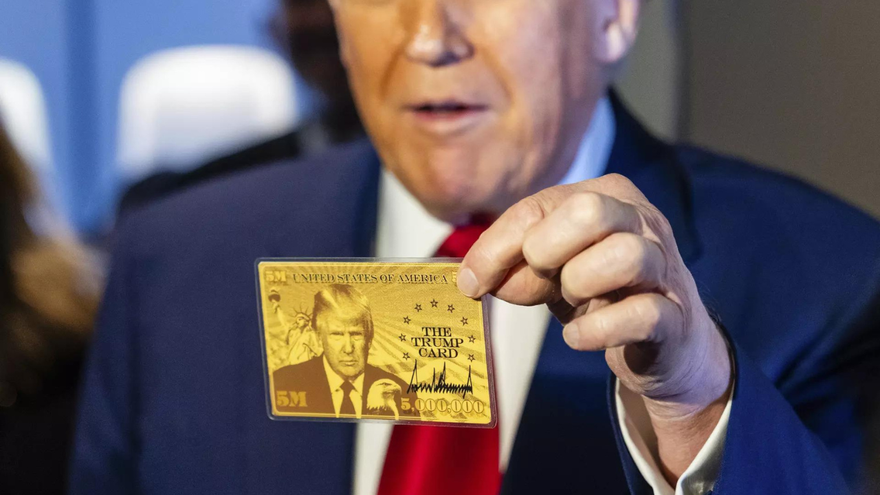 thumbnail image 2 of 8pc 2024 USA President Donald Trump Gold Cards Golden Trading 2 of 12