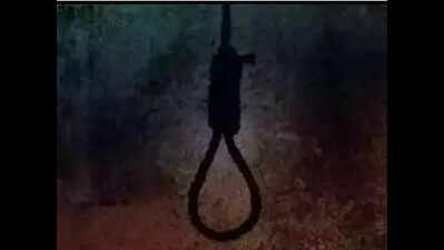 Tailor and her 3 daughters found hanging inside Bhiwandi home