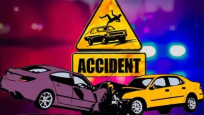 2 injured as taxi rams into car on Mumbai's Coastal Road