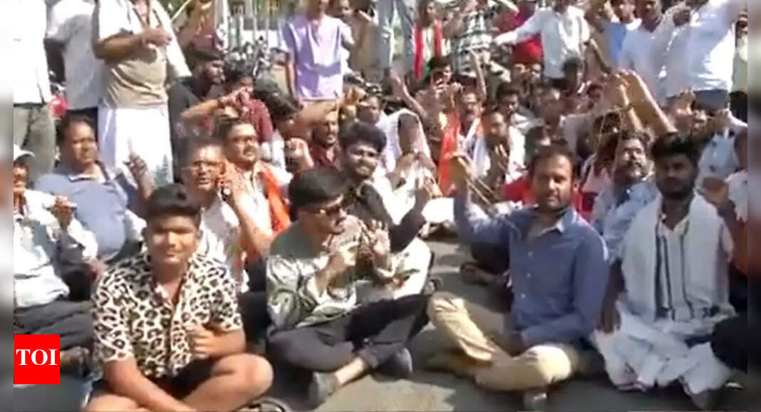 NEET COMPIRANT के बाद कार्नाटक भाजपा के चरणों का विरोध किया गया। परीक्षा से पहले जेनू को हटाने के लिए