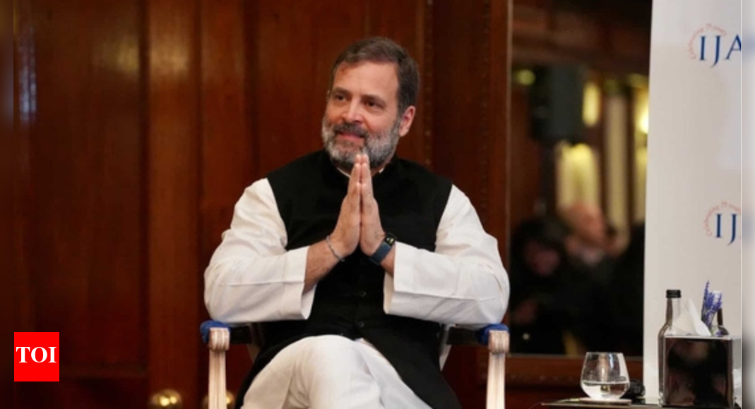 Sikh student confronts Rahul Gandhi on 1984 riots, Operation Blue Star; Congress leader responds