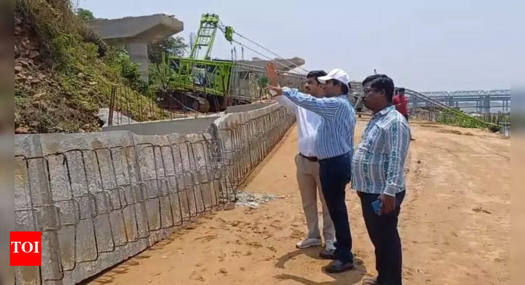 Probe begins into slab collapse at bridge construction site ...