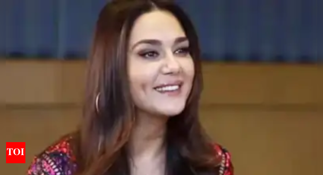 Priti Zinta उसके कमांड के आईपीएल में अंतिम जीत के बाद गर्व और खुशी के साथ चमकता है: अंदर के अंदर
