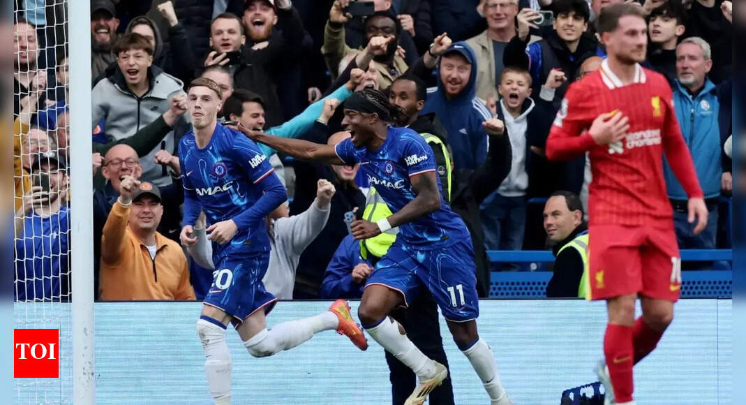 Premier League: Champions Liverpool suffer title hangover at Chelsea