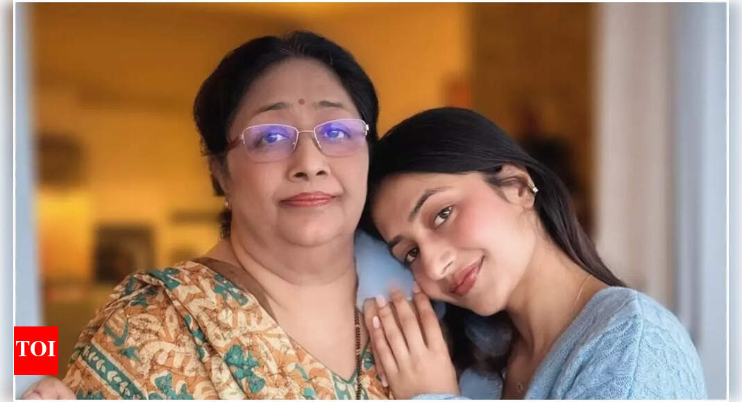 धनश्री वर्मा की मां उज़ेंद्र के उज़वेंडर के मुड़ने के बाद उनकी ताकत और सफलता की प्रशंसा करती है; कहती है कि उसने लगातार बहुत मेहनत की “| हिंदी पर मूवी न्यूज धनश्री वर्मा की मां उज़ेंद्र के उज़वेंडर के मुड़ने के बाद उनकी ताकत और सफलता की प्रशंसा करती है; कहती है कि उसने लगातार बहुत मेहनत की “| हिंदी पर मूवी न्यूज
