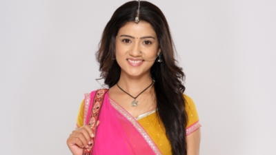 Badi Haveli Ki Chhoti Thakurain’s leading lady Diksha Dhami defines her style mantra