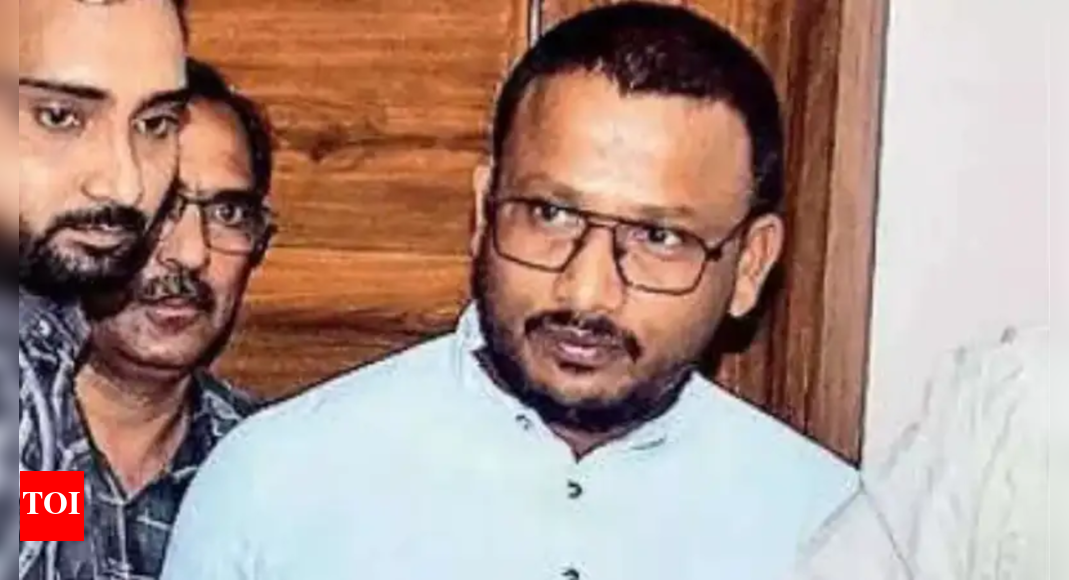 ACB digs up Rajasthan MLA's Rs20 lakh bribe buried in lawn