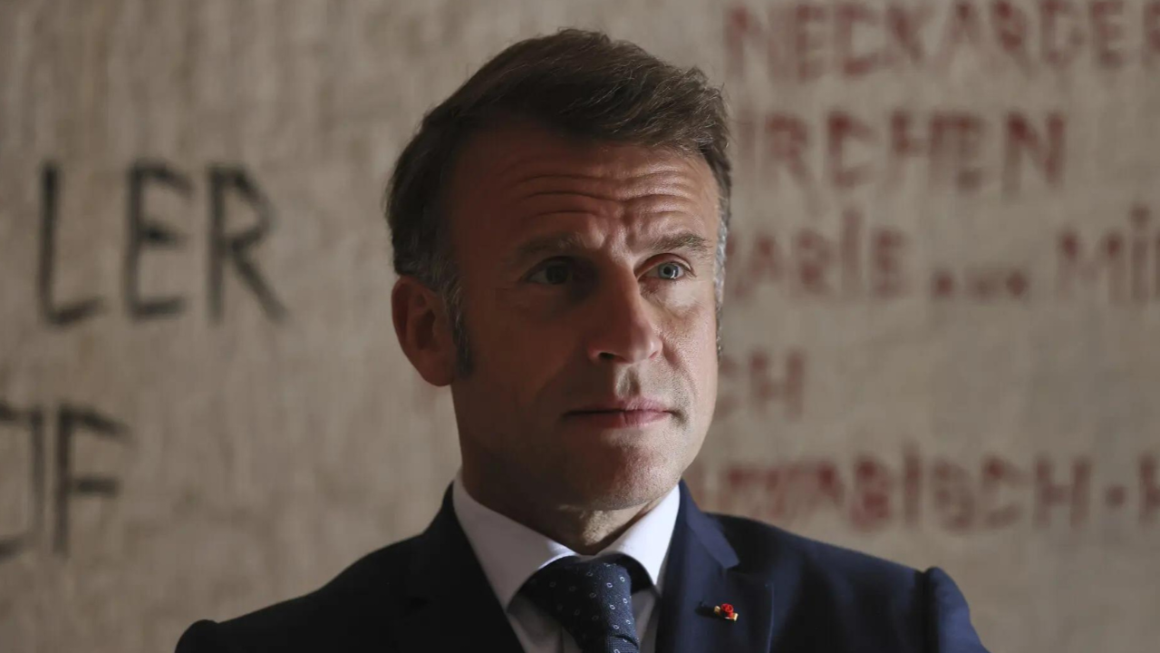 Uyda yalangoch qizlar video