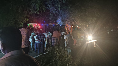 25 injured as tourist van overturns near Kodaikanal in Tamil Nadu