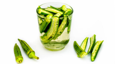 The truth about okra water's benefits (and how to prepare this slimy superdrink)