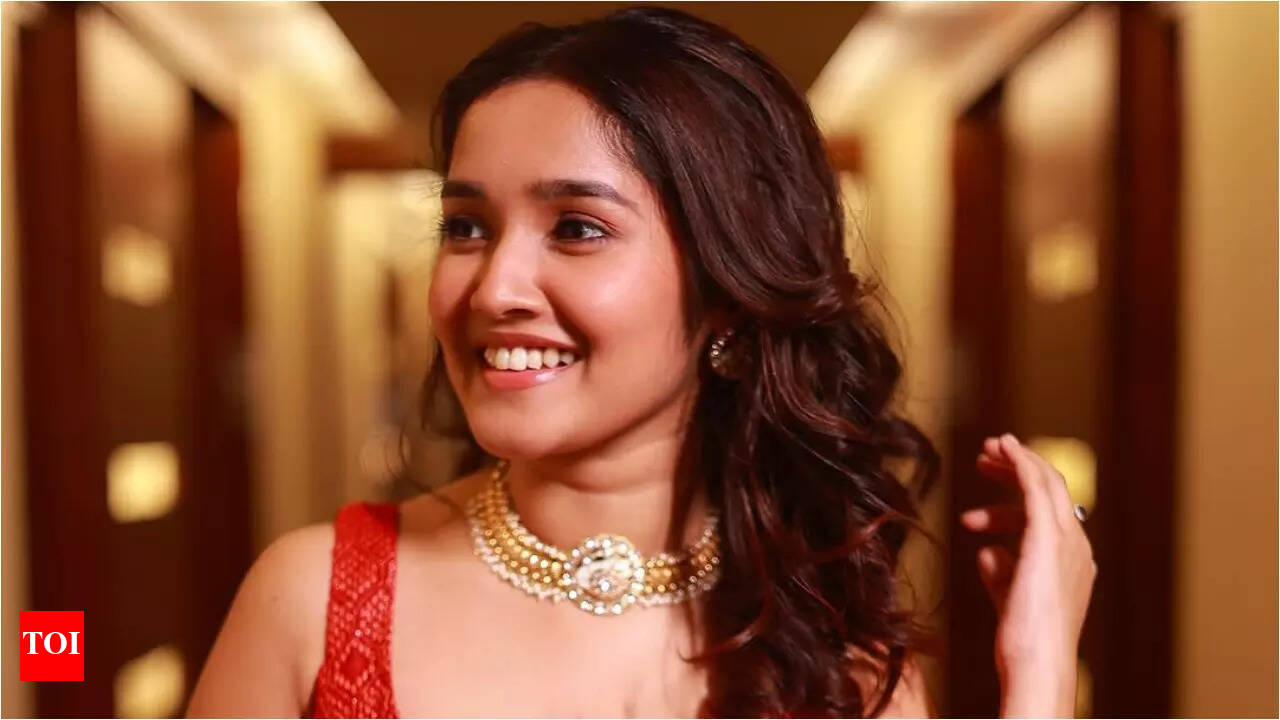 I learn and grow from negative feedback: Anikha Surendran | Tamil Movie  News - The Times of India