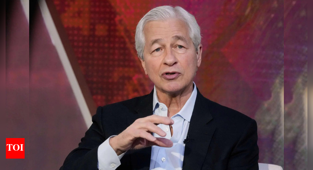JPMorgan Chase CEO on 'friend' Warren Buffet: He represents everything that…