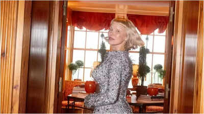  Pamela Anderson sports 35-carat diamonds for this year and reuses the jewels from last year’s fit