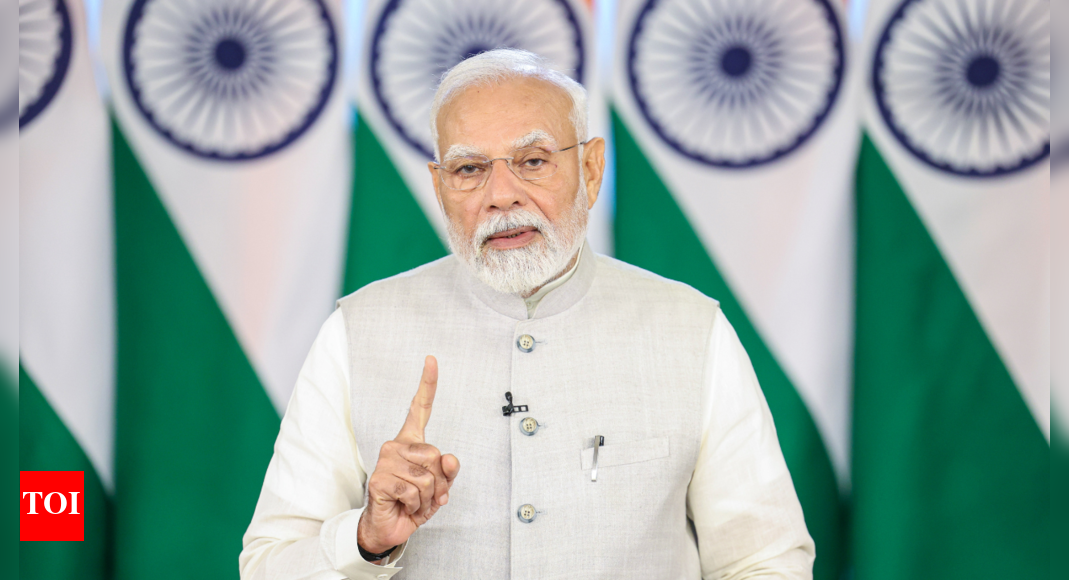 भारत की अंतरिक्ष यात्रा दूसरों को दौड़ने के बारे में नहीं है, हम एक उच्च स्तर प्राप्त करने के बारे में बात कर रहे हैं: प्रधान मंत्री मोदी