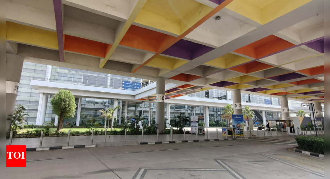 27 airports shut; over 400 flights cancelled today