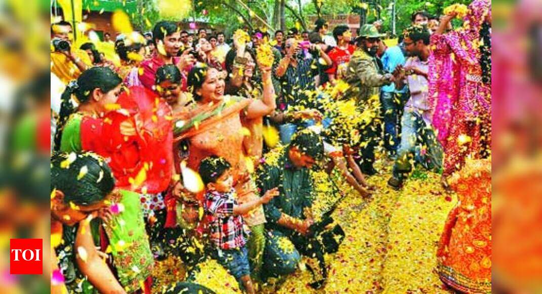 Times Raasrang Holi Utsav in Delhi | Events Movie News - The Times of India