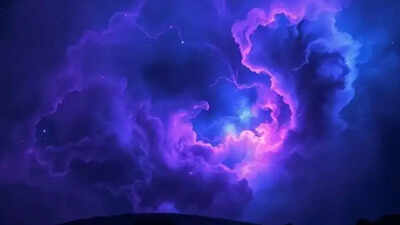 Astronomers discover giant star-forming cloud, 5,000 times larger than the Sun, near our solar system