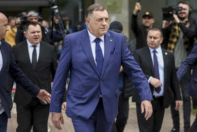 Bosnia's wanted Serb leader Dodik arrives in Moscow