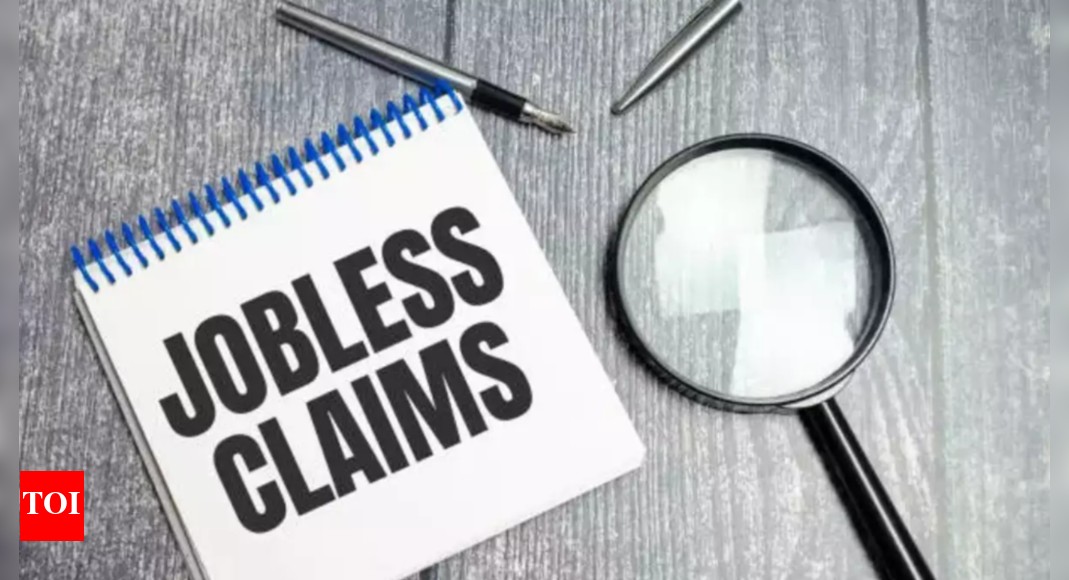 US jobless claims drop sharply, but tariff tensions cloud labour market outlook
