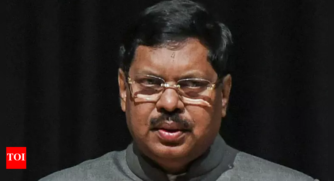 जर न्यायाधीश जतन केले गेले नाहीत तर ते राजकीय आश्रय घेऊ शकतातः पूर्व-सीजेआय. भारत बातम्या
