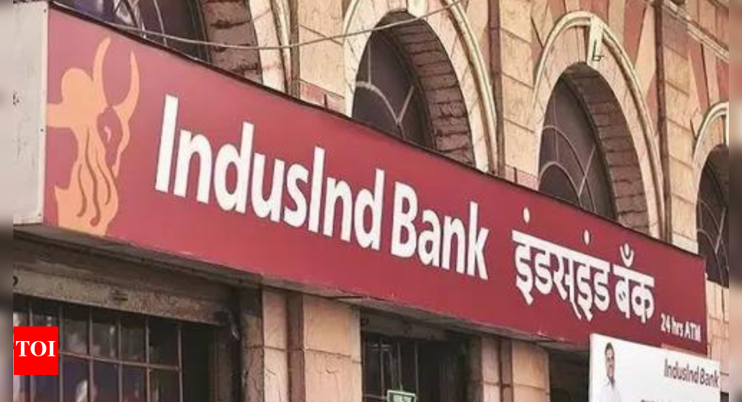 'Two IndusInd execs traded shares before disclosure'