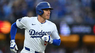 Freddie Freeman proves Braves wrong with historic Dodgers performance