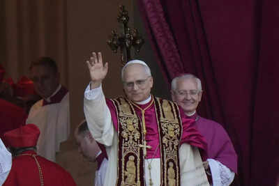 Catholic Chicagoans celebrate as native son Pope Leo XIV becomes first American pope