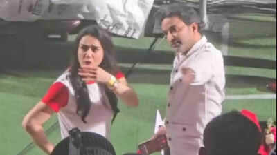 Priti Zinta प्रशंसकों को स्टेडियम छोड़ने के लिए कहता है, क्योंकि IPL मैच को आधे रास्ते में रद्द कर दिया जाता है