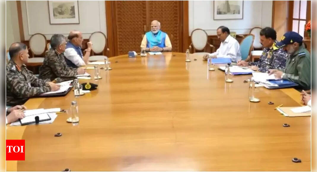 PM Modi chairs high-level meeting with top security officials 