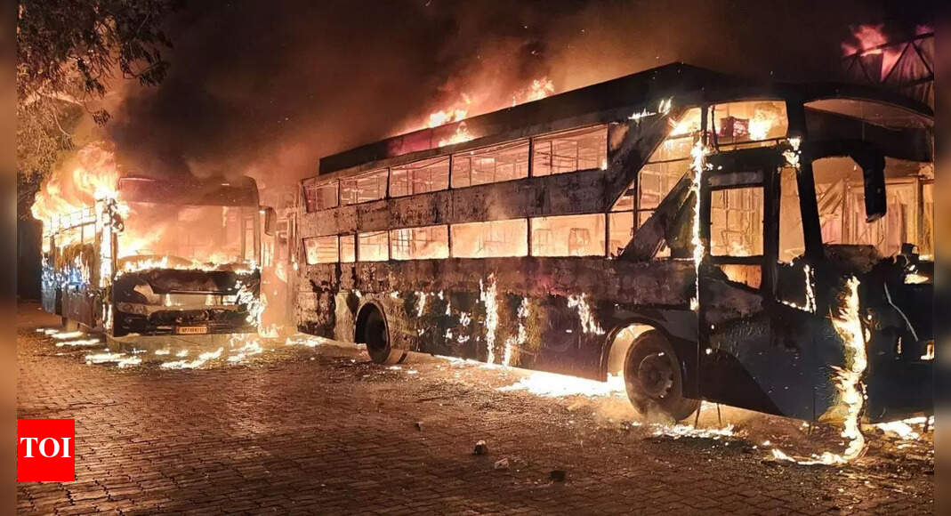 3 private buses catch fire on GT road in Kanpur's Krishna Nagar | Kanpur News - Times of India