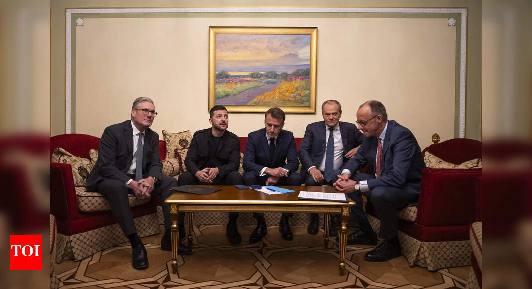 Ukrainian president welcomes Russian overtures, but says ceasefire must come before peace talks