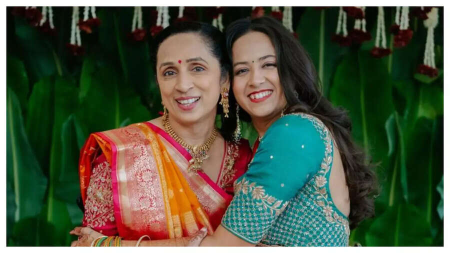 Mira Erda with her mother